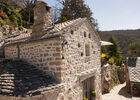 Façade du gîte d'exception Le Colombier Saint Veran Aveyron