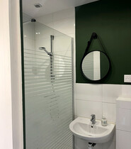 la-decouverte-trouvee_salle-de-bain-douche_web.jpg
