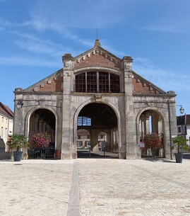 Halle en pierre de Dienville - 1