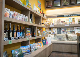 Boutique de l'Office de Tourisme de Saint-Omer en 2024