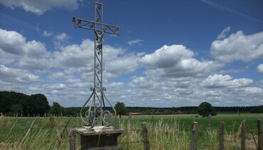 Croix de pays - Sortie de Chaource.JPG