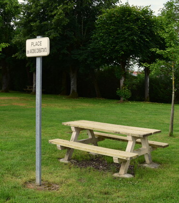 Table de pique-nique.JPG