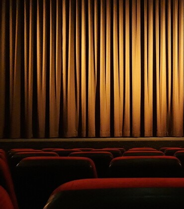 movie-theater-4609877_1280.jpg
