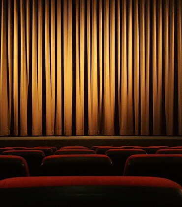 movie-theater-4609877_1280.jpg