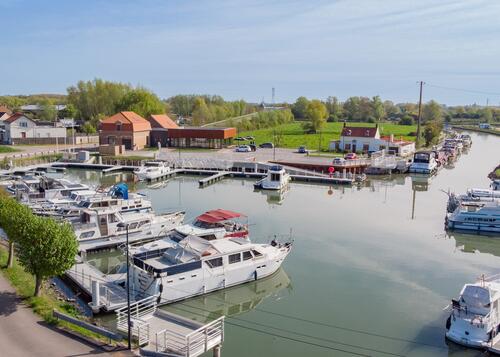 Vue aérienne - port aire sur la lys © SPL tourisme en Pays de StOmer