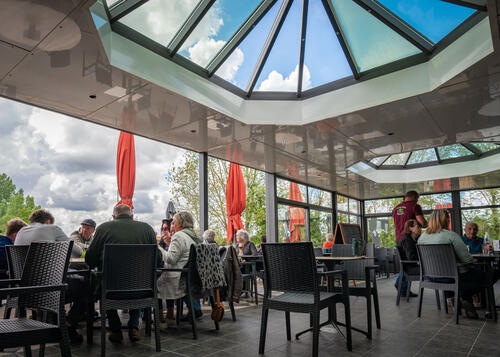 26 - Intérieur Terasse - Au Bon Accueil © Tourisme en Pays de Saint-Omer © Quentin MAILLARD