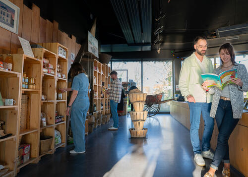 Boutique de la Maison du Marais © Quentin MAILLARD - Tourisme en Pays de Saint-Omer