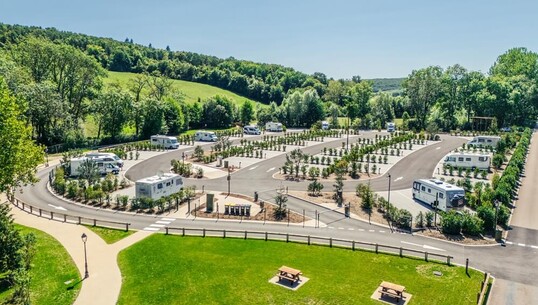 Sequoia Parc – Aire de Camping-cars à Nigloland - 0
