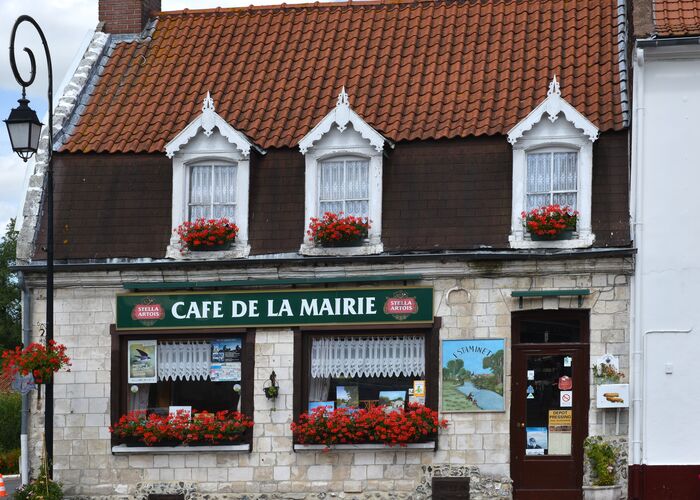 Maison Place de la Mairie TOURNEHEM-SUR-LA-HEM © Carl Peterolff (1) © © Carl Peterolff