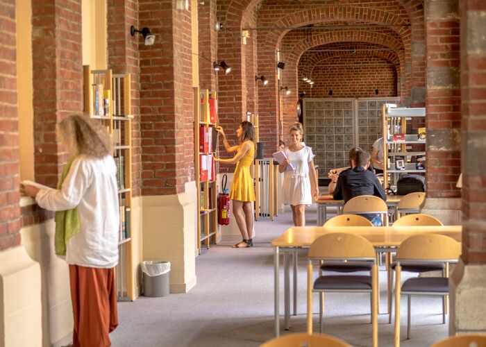 Bibliothèque d'Agglomération Extérieur 2016 SAINT-OMER © P. Hudelle - Tourisme en Pays de Saint-Omer