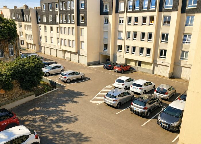 PARKING SECURISE © 