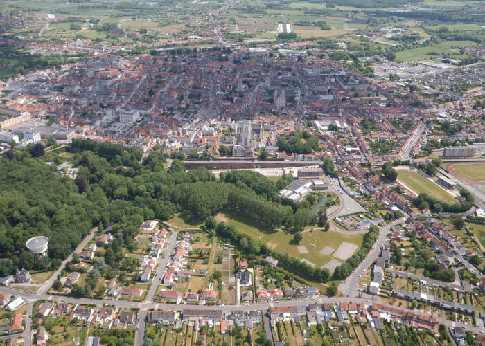 Vue Aérienne 2020 SAINT-OMER © Ecodrone Tourisme en Pays de Saint-Omer (27) © © Ecodrone Tourisme en Pays de Saint-Omer