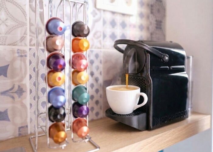 Photos Maëlys - mettre une tasse + enlever le cable FAIT © 