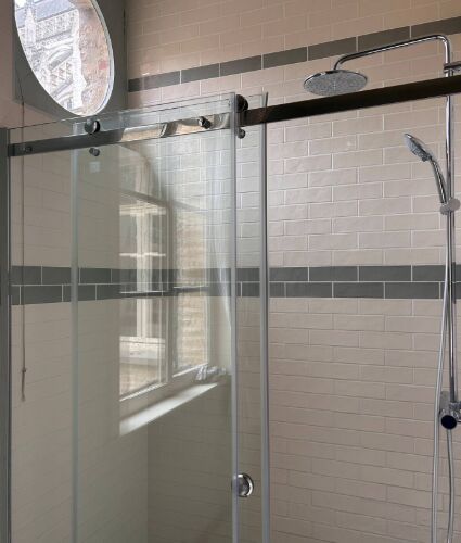 salle de bains chambre 2 © Inès DUMAINE