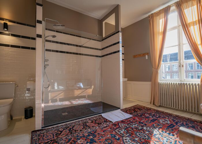 14 - Chambre  2 - Palais de la Cathédrale © Tourisme en Pays de Saint-Omer © Quentin MAILLARD