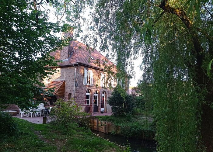 Extérieur du Moulin de Renty © Ariane Haye