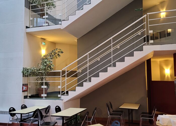 Espace Restauration & petit-déjeuner ©  Good Night Hotel