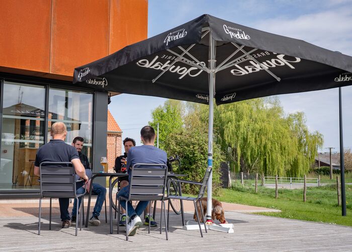 4 - Terrasse - Port Fluvial d'Aire-sur-la-Lys © Tourisme en Pays de Saint-Omer © Quentin MAILLARD
