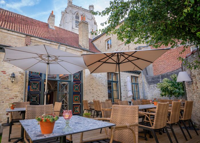 42 - Terrasse - Palais de la Cathédrale © Tourisme en Pays de Saint-Omer © Quentin MAILLARD