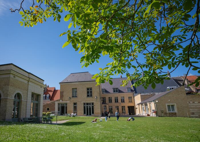 Jardin de l'Office de Tourisme de Saint-Omer ©  - Tourisme en Pays de Saint-OmerQuentin MAILLARD