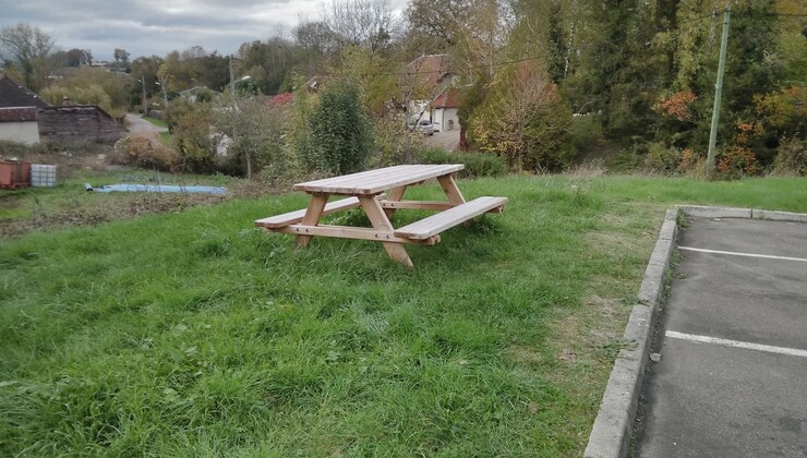 Tables Pique Nique ATAC - CP B Collombet (1).jpg