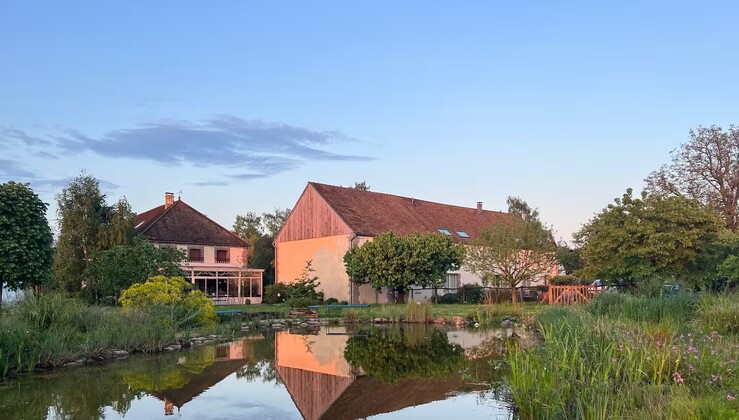 1 - Vue du jardin depuis le bassin - Couverture.jpg
