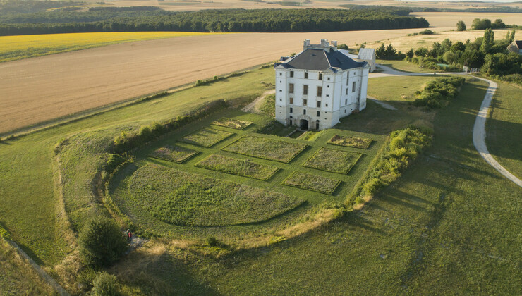 Chateau de Maulnes