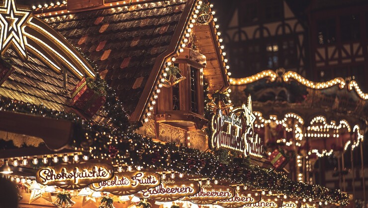 lights-4705882_1280.jpg