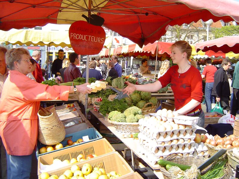 Marché Place Foch 2010 SAINT-OMER © Tourisme en Pays de Saint-Omer (14)