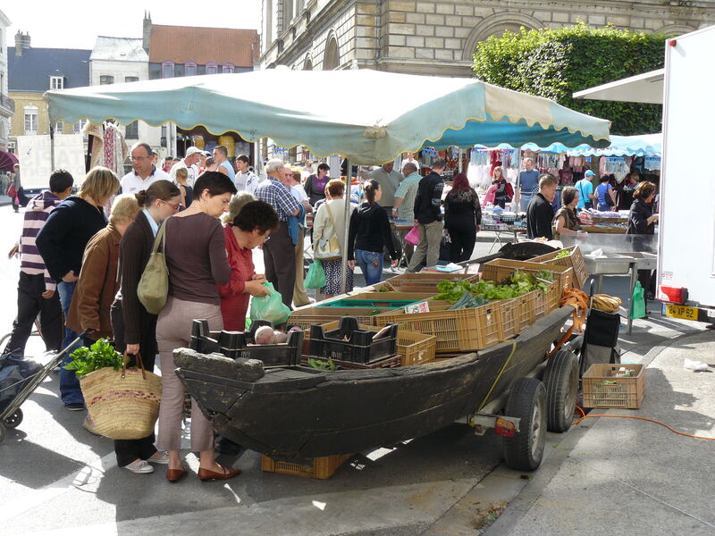 Marché Place Foch 2010 SAINT-OMER © Tourisme en Pays de Saint-Omer (21)