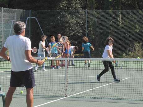 RE TENNIS CLUB RE TENNIS CLUB