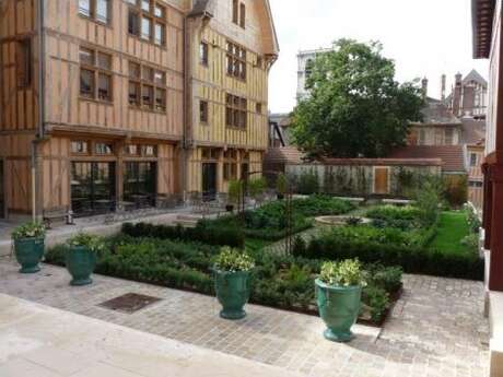 Jardin Juvenal-des-Ursins Jardin Juvenal-des-Ursins
