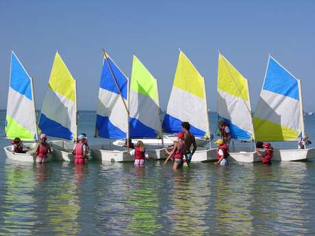 ECOLE DE VOILE DE LA COUARDE LES DAUPHINS ECOLE DE VOILE DE LA COUARDE LES DAUPHINS