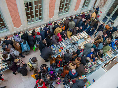 La grande braderie de la Bibliothèque La grande braderie de la Bibliothèque