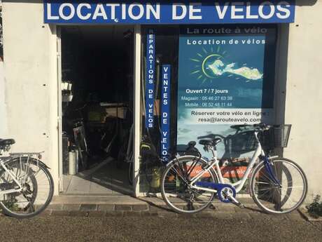LA ROUTE A VELO LA ROUTE A VELO