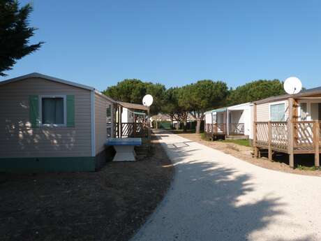 CAMPING LES GENETS CAMPING LES GENETS