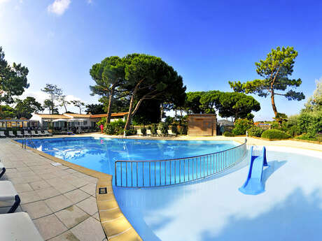 CAMPING LE VILLAGE DU SUROIT CAMPING LE VILLAGE DU SUROIT