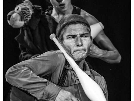 Spectacle de cirque par la Boîte à Malice Fauve qui peut ! Spectacle de cirque par la Boîte à Malice Fauve qui peut !
