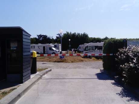 AIRE DE STATIONNEMENT CAMPING CARS SAINT-CLEMENT-DES-BALEINES AIRE DE STATIONNEMENT CAMPING CARS SAINT-CLEMENT-DES-BALEINES