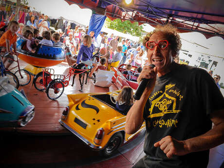 LE MANEGE EN CHANTEUR DE DONIN LE MANEGE EN CHANTEUR DE DONIN