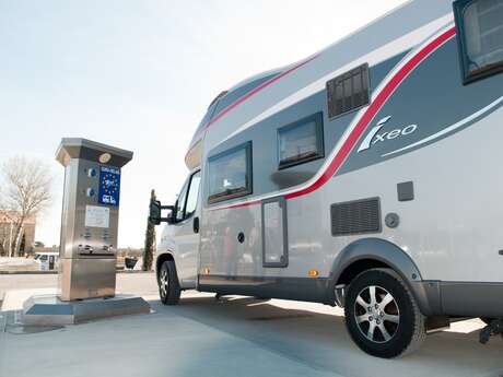 Aire de Camping-Car de Beaucaire Aire de Camping-Car de Beaucaire