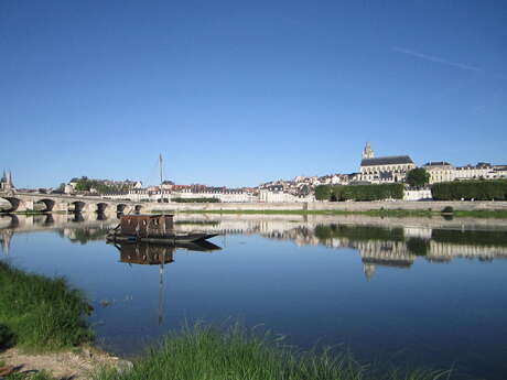 Traditional boat trips in Blois Traditional boat trips in Blois