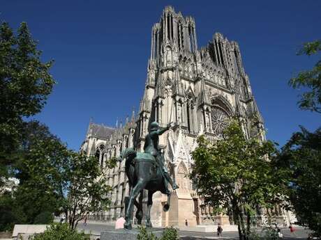 Statue of Jeanne d'Arc Statue of Jeanne d'Arc