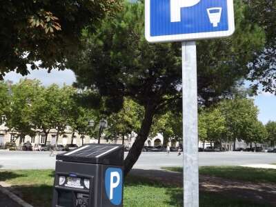 STATIONNEMENT DANS LES RUES (HORODATEURS) STATIONNEMENT DANS LES RUES (HORODATEURS)