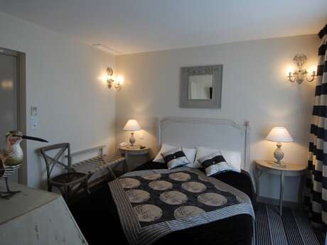 HOTEL LE MARTRAY HOTEL LE MARTRAY