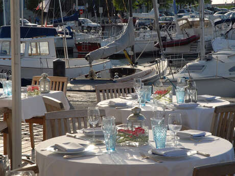 RESTAURANT LA BALEINE BLEUE RESTAURANT LA BALEINE BLEUE