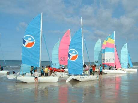 STAGE DE PLANCHE À VOILE PAR "LA CABANE VERTE" STAGE DE PLANCHE À VOILE PAR "LA CABANE VERTE"