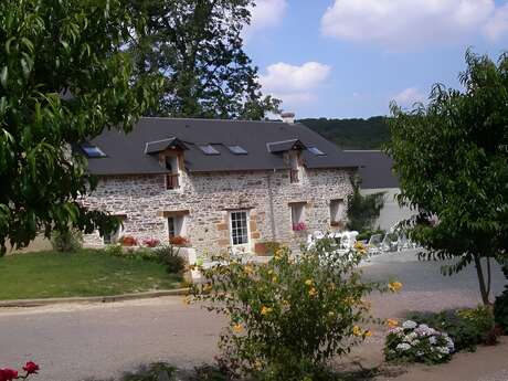 La Cour - M. Mme Deperiers La Cour - M. Mme Deperiers