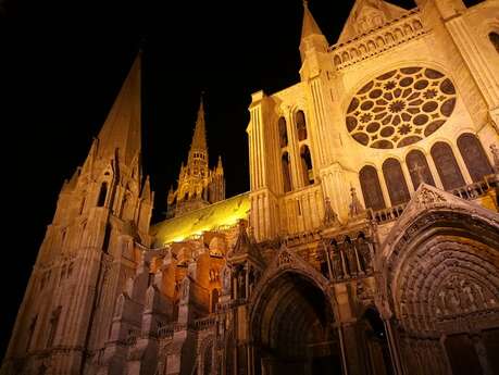 Chartres, secrets et mystères Chartres, secrets et mystères