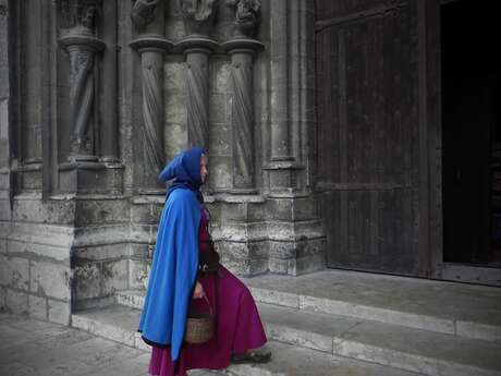 Chartres au Moyen Âge : quand l'Anuit choit Chartres au Moyen Âge : quand l'Anuit choit